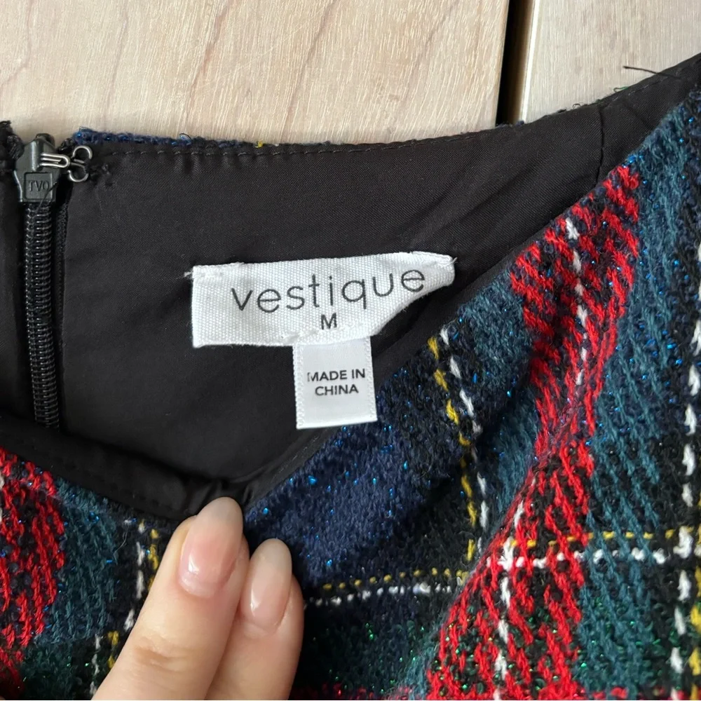 Perfect in plaid vestique dress! Size medium - Picture 4 of 5